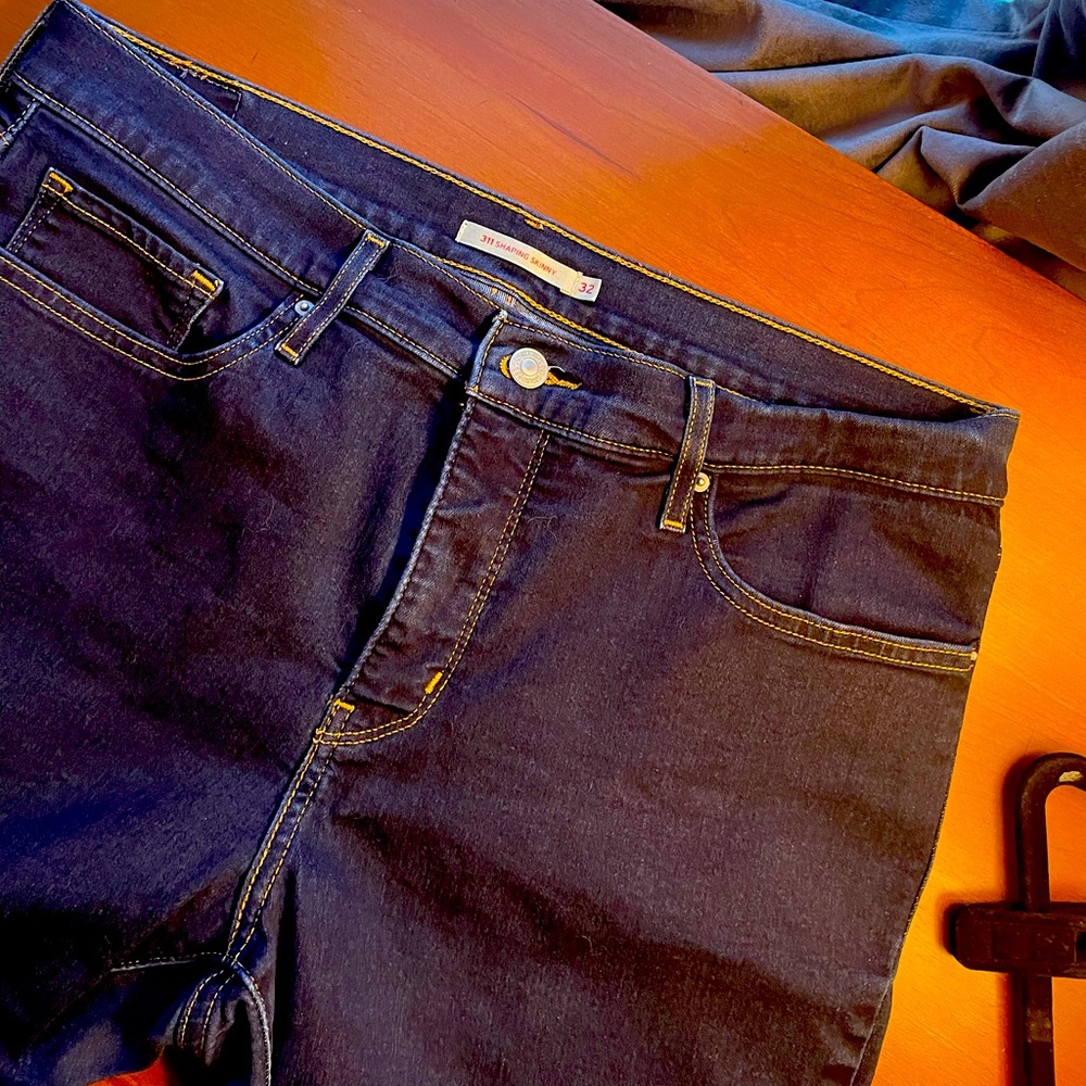 Levi’s 312 Shaping Skinny Blue Jeans